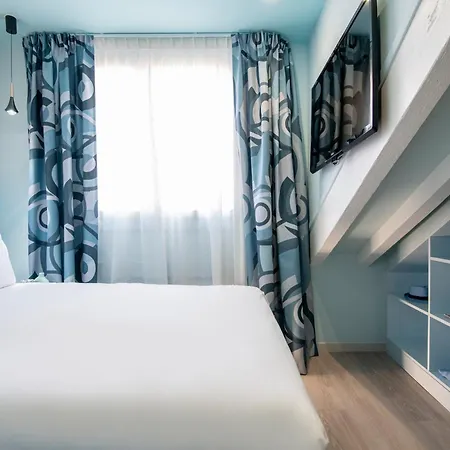 Отель Western Alba 4*